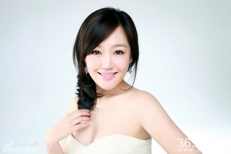 微博热搜她一个人在自己心里流浪说的是谁