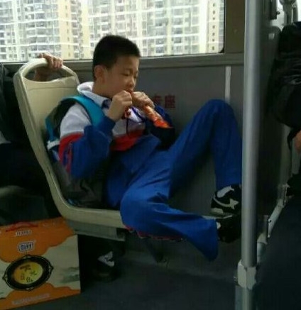 新闻哥：有一种境界叫作辣条！2016.01.12