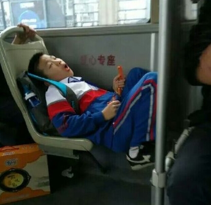 新闻哥：有一种境界叫作辣条！2016.01.12