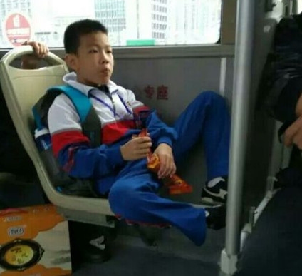 新闻哥：有一种境界叫作辣条！2016.01.12