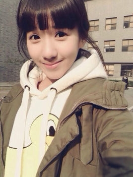 电视剧少帅中小时候的首芳是谁饰演的