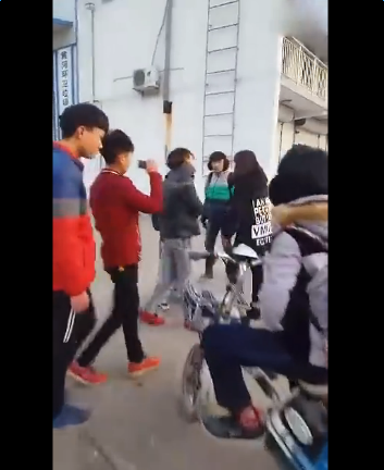 德州初中女生被打1分50秒视频观看