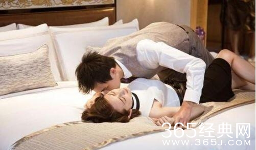 《必娶女人》邱泽激吻柯佳嬿 床战火辣画面喷血