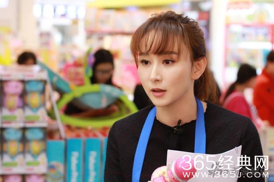 胡静化身销售员