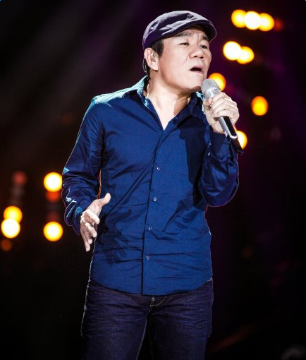 我是歌手第四季第一期赵传演唱爱要怎么说出口