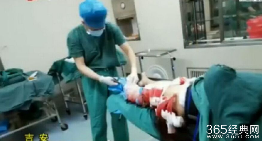 长征之路拍摄意外现场视频 演员腿被炸飞