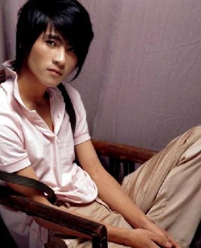 韩寒撞脸女优叫什么名字 韩寒撞脸女优对比照