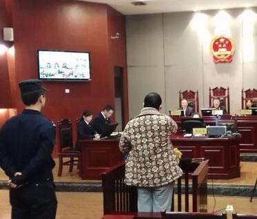 瞒父母变性致重伤 少年内心渴望成为女性