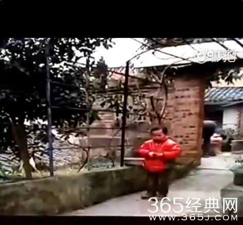 是炮仗自己跑过去的什么意思