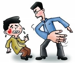 安徽池州市城关小学揪学生头撞墙老师人肉搜索