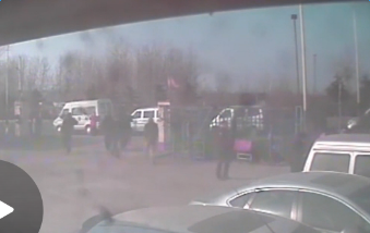 饭店老板调侃城管不会写字遭殴打视频完整版在线观看