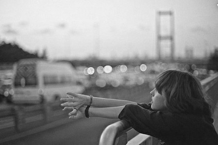 早安心语：你的忽冷忽热阻止了我跟你天长地久的念头。2016.01.23