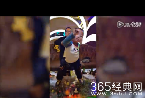 千万别带小孩去KTV怎么回事 千万别带小孩去KTV视频完整版