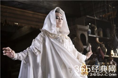 《三打白骨精》“决战前夕”预告 妖皇巩俐首现真身