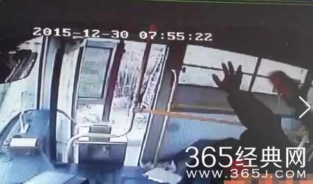 男子为什么殴打公交司机