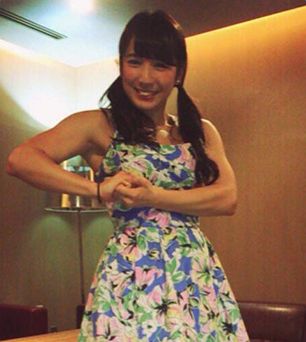 日本萌妹23岁走红网络组图 日本萌妹晒肌肉图