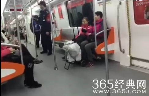 杭州地铁咆哮女视频完整版 自称我就是没道德