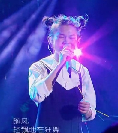 我是歌手苏运莹携原创《野子》压轴出场 以微弱差距排第五踢馆失败