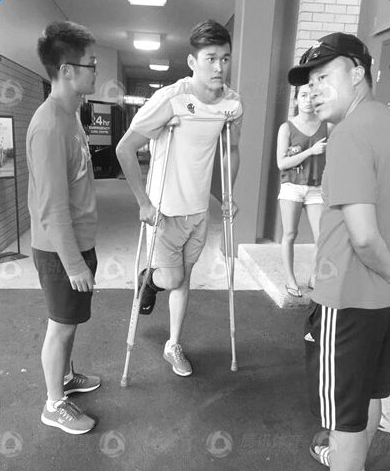 孙杨训练发生意外骨折 自曝差点疼哭了