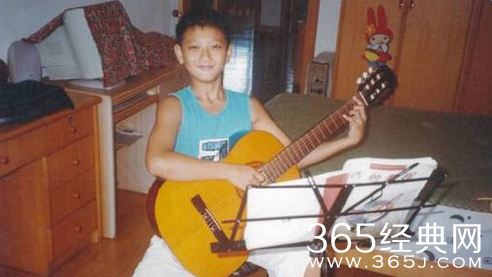 黄子韬父亲黄忠东个人资料背景 黄子韬父母背景家境