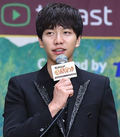 韩星李昇基rRain参军入伍