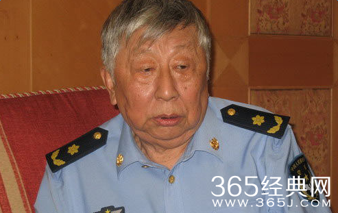 阎肃当选感动中国的2015年度人物