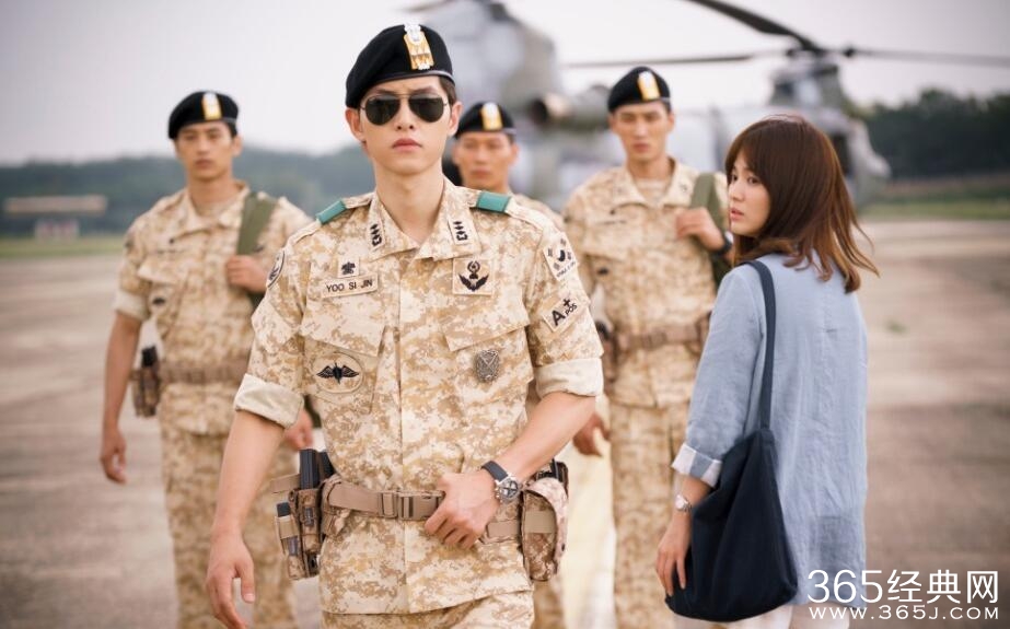 《太阳的后裔》角色海报 女神宋慧乔美呆了