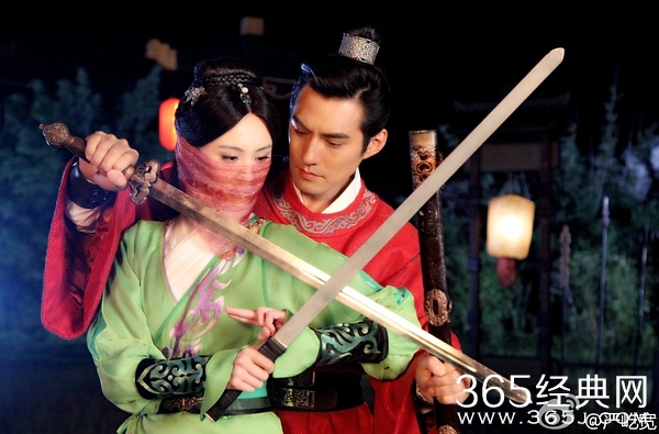 五鼠闹东京丁月华最后和谁在一起了