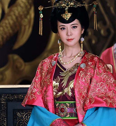 五鼠闹东京展昭喜欢庞妃吗 庞妃结局揭秘