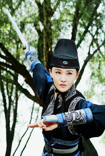 《五鼠闹东京》郑爽男装帅气 情感曲折