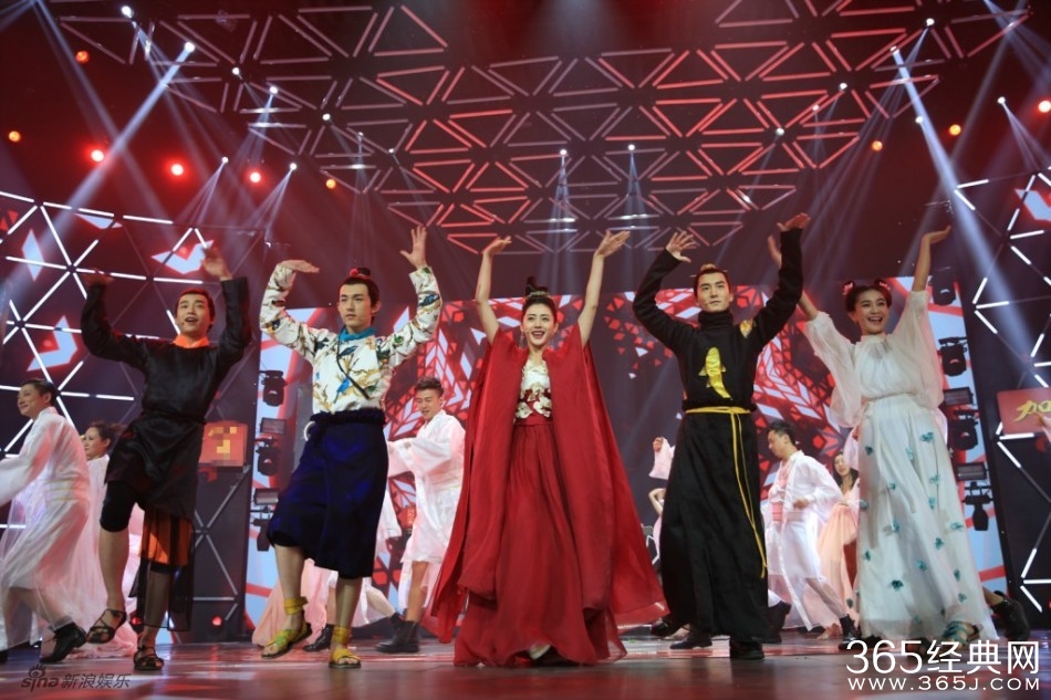 湖南元宵太子妃剧组带来劲歌热舞