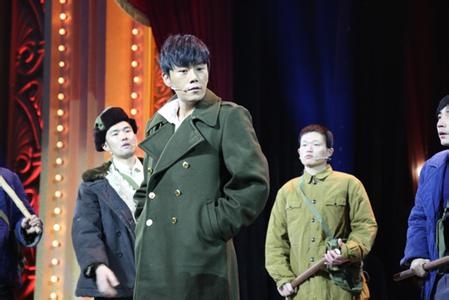 《欢乐喜剧人》第二季秦昊遭淘汰 回应：淘汰不丢人不敢来才丢人