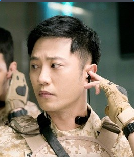 太阳的后裔徐大英饰演者晋久个人资料