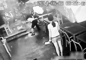 网传老师虐猫视频 虐待宠物真相