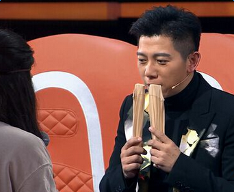 中国好歌曲王兀个人资料背景 奇葩造型自创乐器