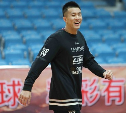 郭艾伦《再见》网络走红 东北口音另有韵味