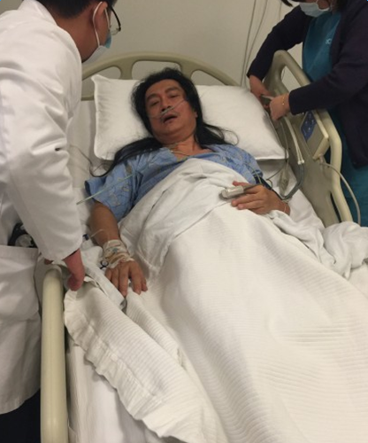 黄安晒病容满手管子 憔悴称：活不了多久