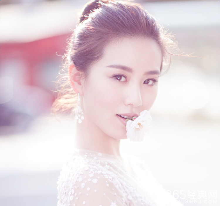 吴奇隆刘诗诗婚纱首曝光  美轮美奂