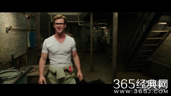 《超能敢死队》中文预告片首发 锤哥颜值爆表