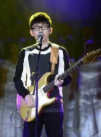 我是歌手4第九期金志文踢馆谁淘汰了