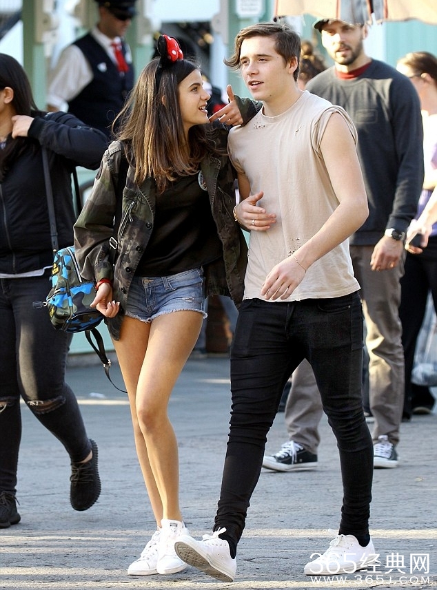 大布与Sonia Ben Ammar等游迪士尼