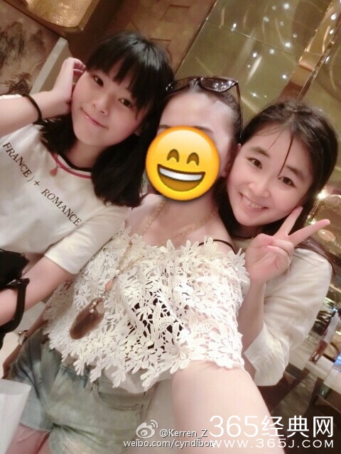 蜜蜂少女队孙露鹭个人资料背景