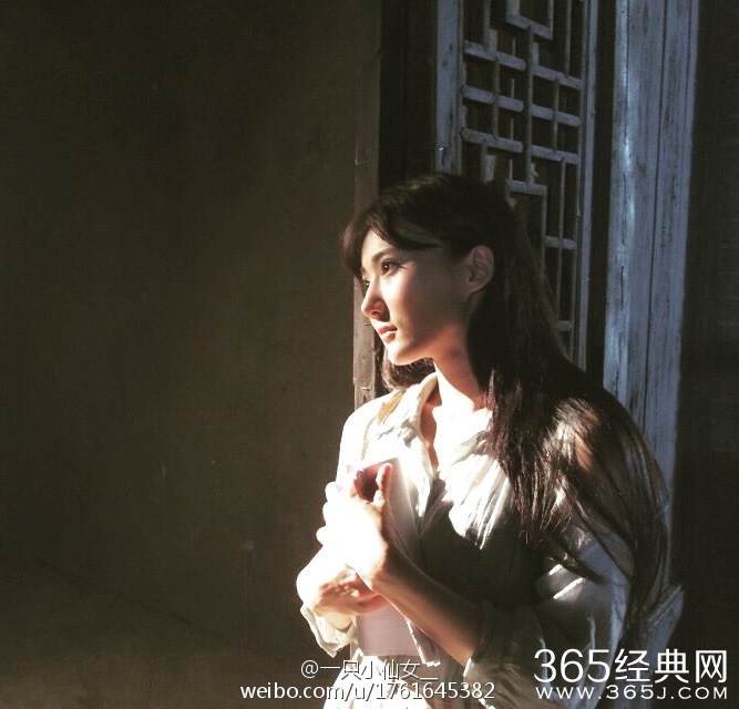 蜜蜂少女队关凯元个人资料背景