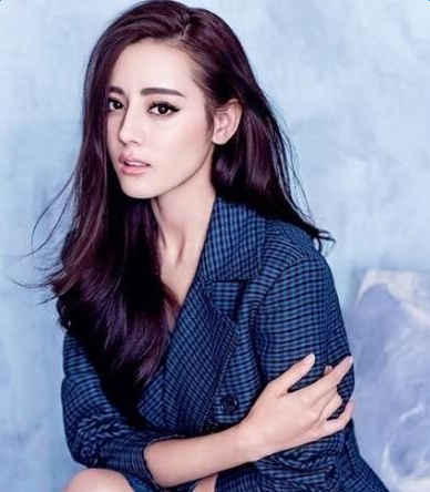 她很漂亮中国版女主暂定迪丽热巴 男主角是谁受关注