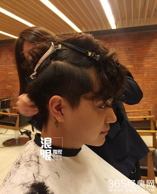 小五暂别天天向上原因揭秘 小五入伍剃板寸头照片曝光