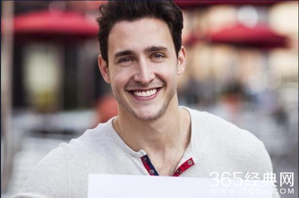 世界上最帅的男医生有主了！