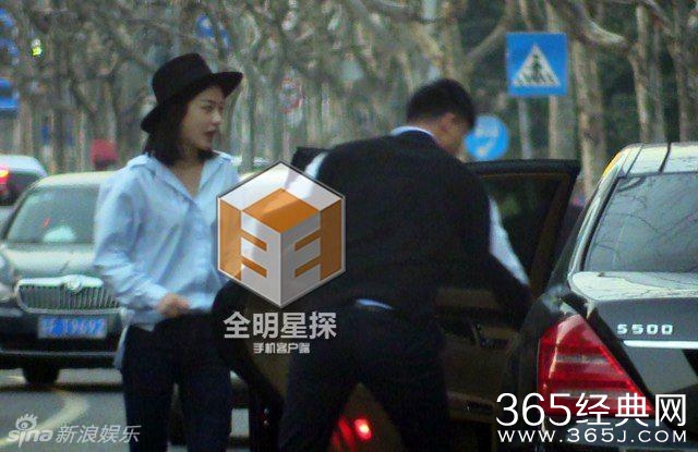 林更新携网红女友王柳会友 相拥热吻香脖