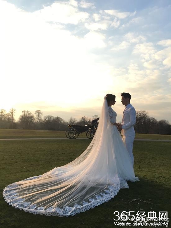 杨怡晒婚纱照示爱 罗仲谦:谢谢你的爱