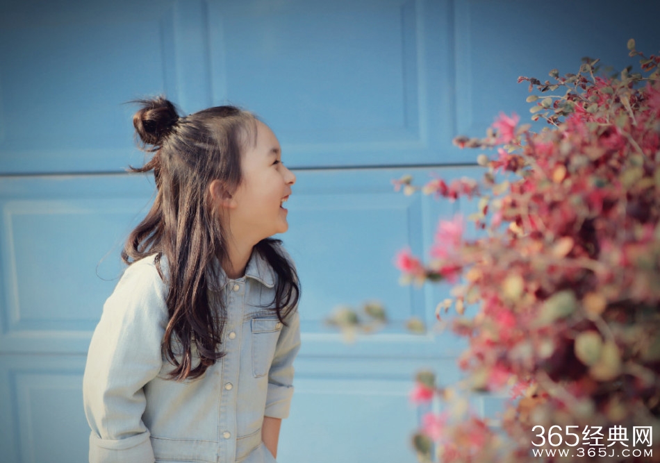 小芈月刘楚恬扎丸子头 缺门牙俏皮可爱