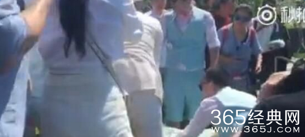 包贝尔婚礼闹伴娘柳岩险被扔下水视频观看